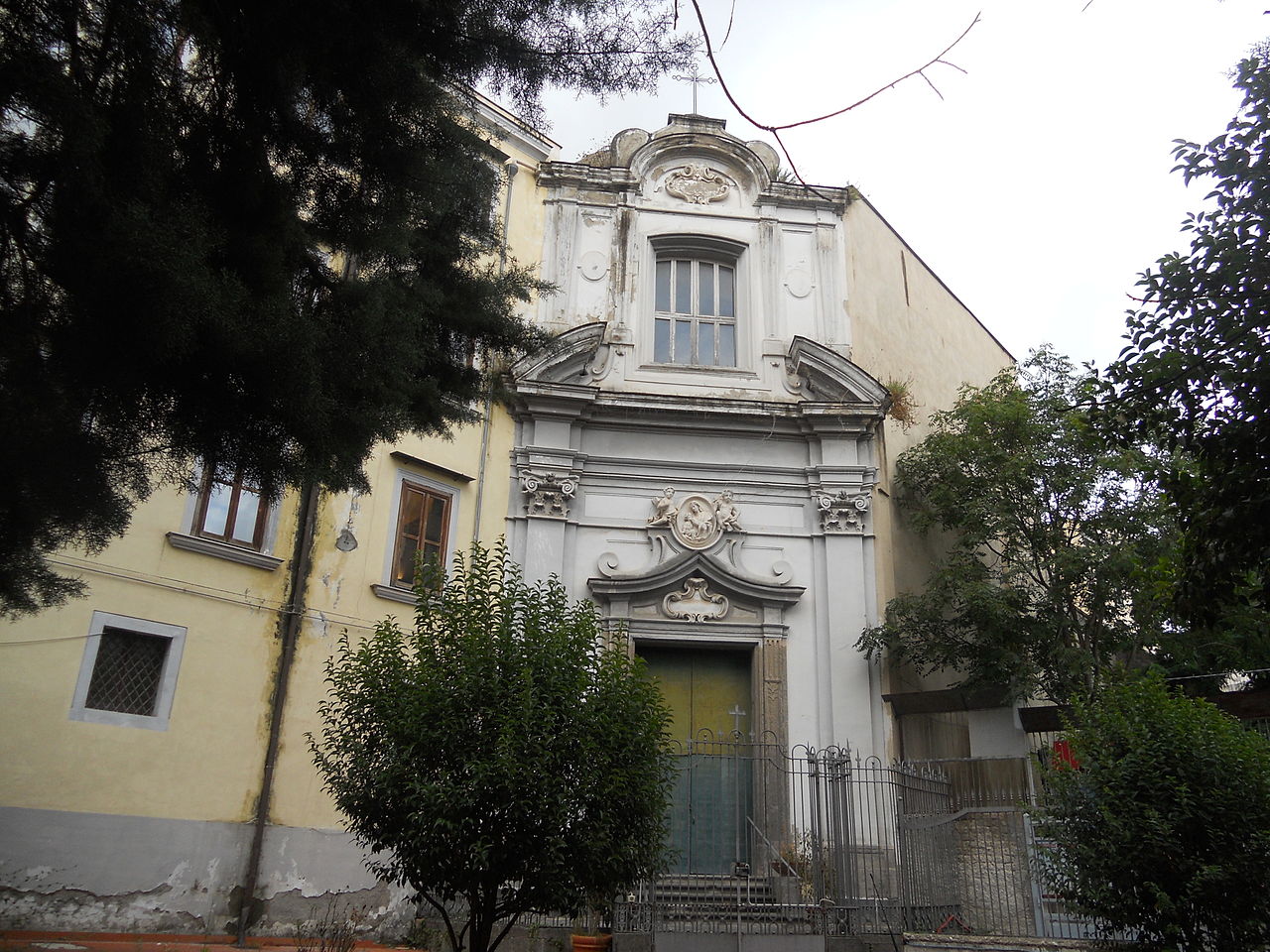 facciata chiesa santa maria delle grazie a Mondragone
