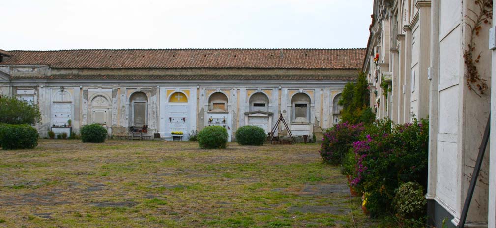 interno Cimitero delle 366 Fosse